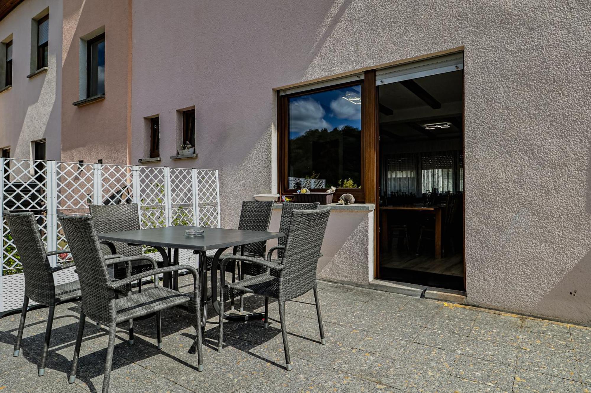 Exklusive Moselidylle: Mit Traumhaftem Staustufenblick, Netflix, Terrasse * Neef