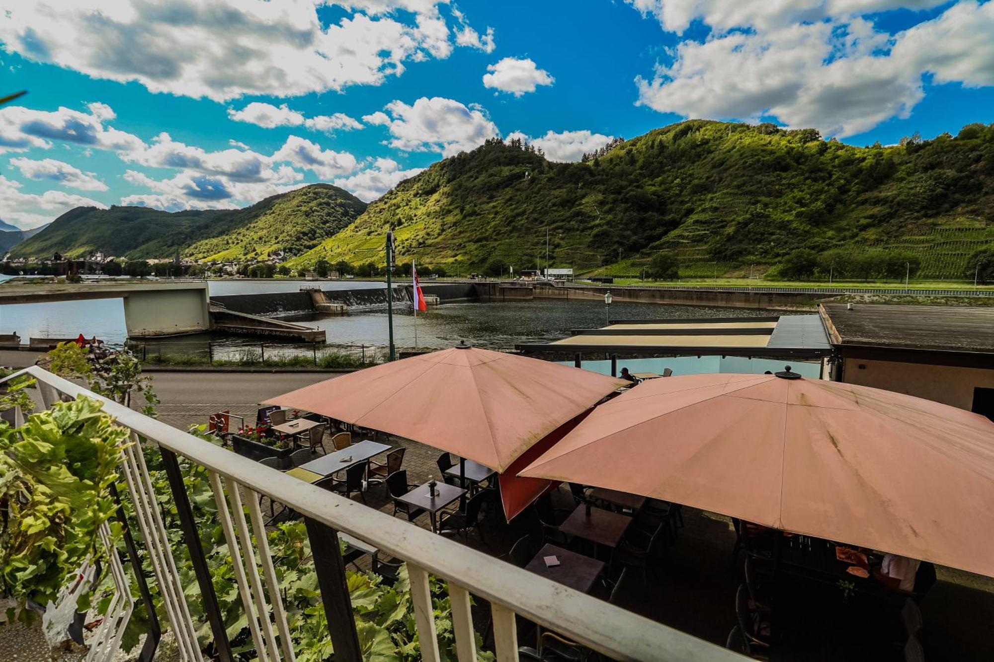 Apartment Exklusive Moselidylle: Mit Traumhaftem Staustufenblick, Netflix, Terrasse Neef